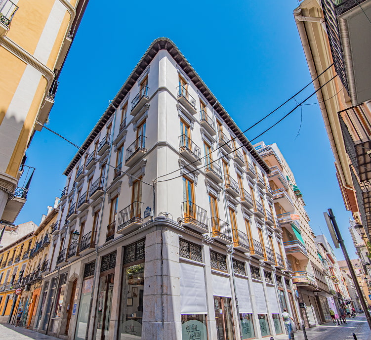 Edificio rehabilitado en 2021 que alberga todos nuestros apartamentos