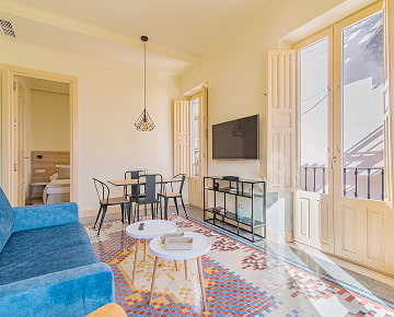 Bonito apartamento de techos altos cerca de la catedral de Granada