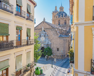 Vistas a la cudad desde el balcón del apartamento