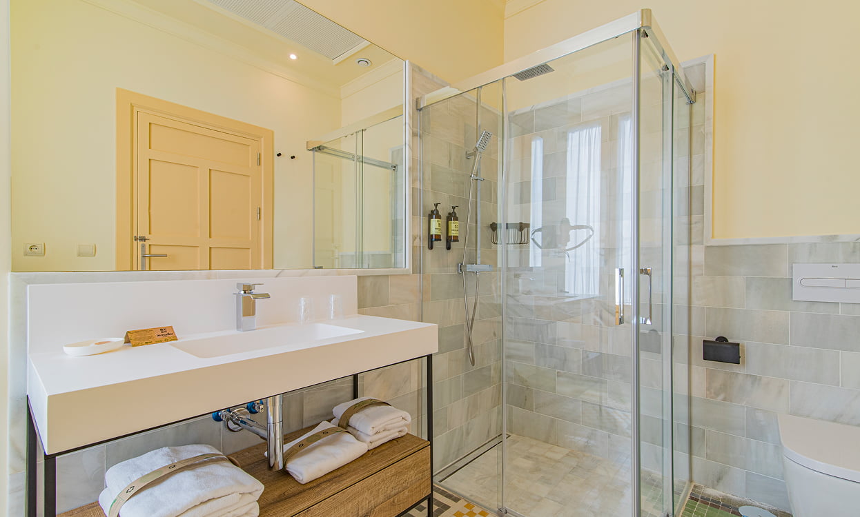 Baño completo con ducha