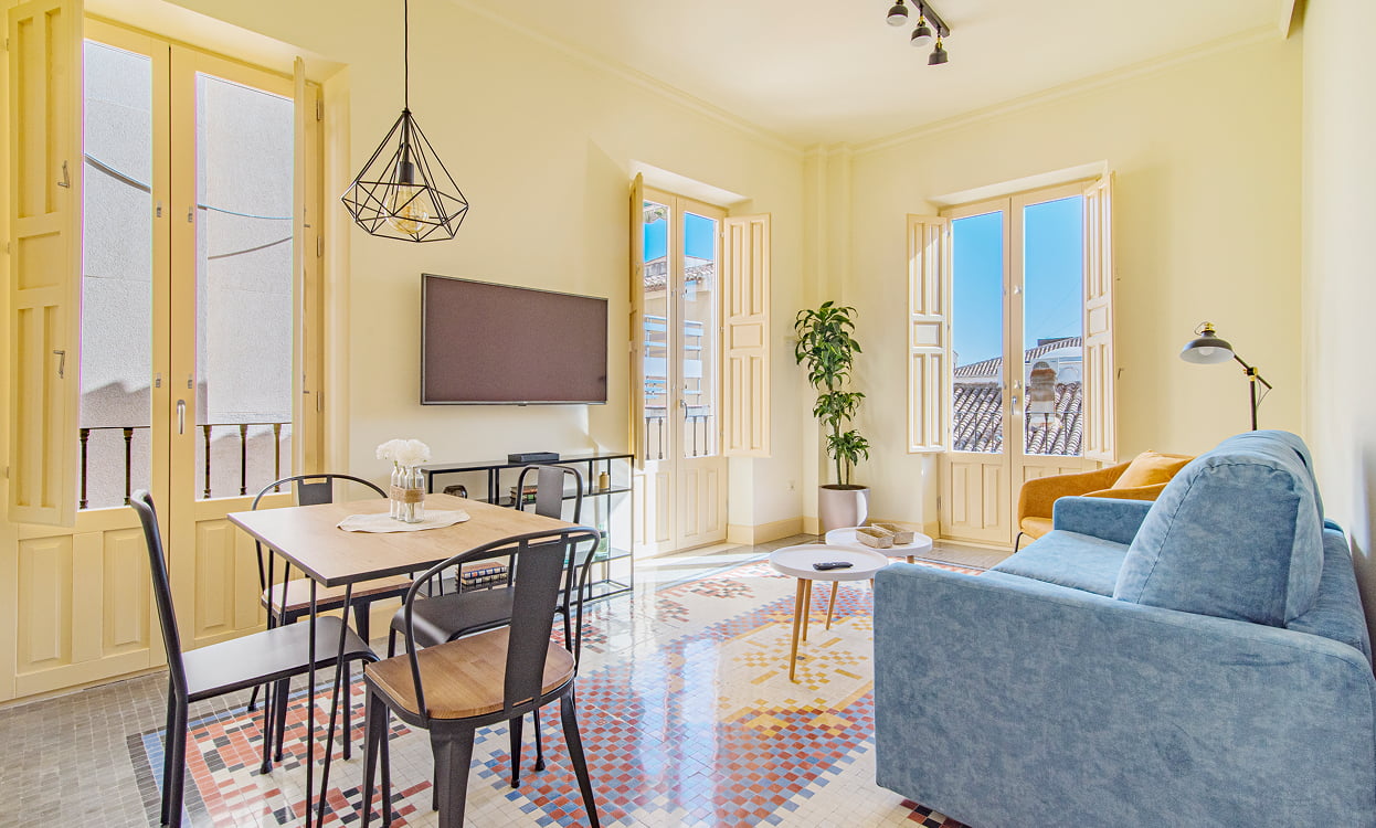 Bonito apartamento de techos altos cerca de la catedral de Granada