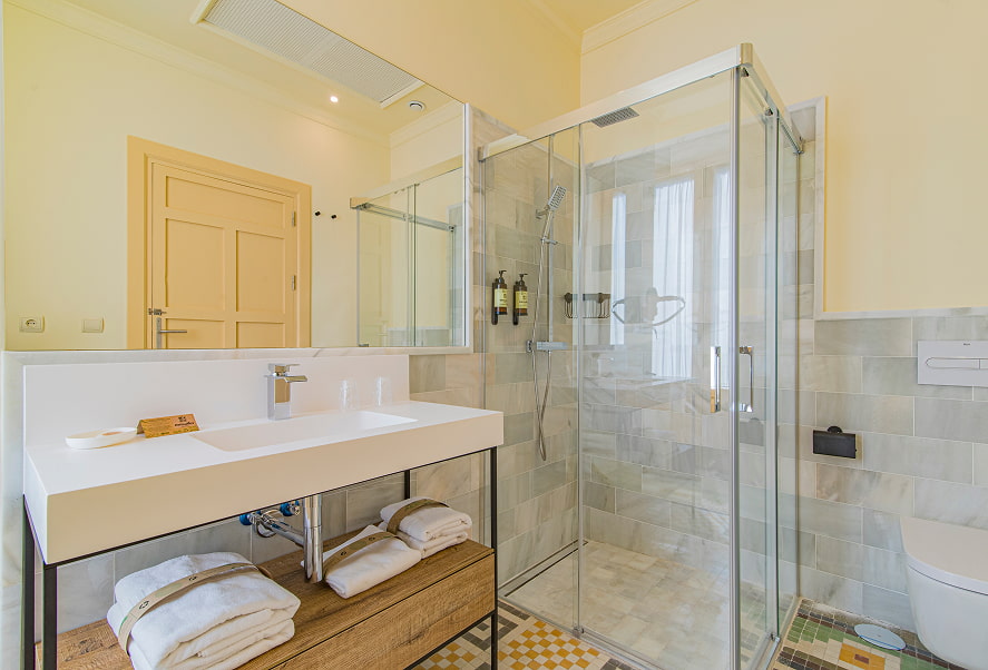 Baño completo con ducha